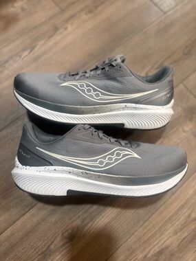 Saucony Echelon 10 Running Shoes Gray PWRRUN Mens 13 Wide EUC